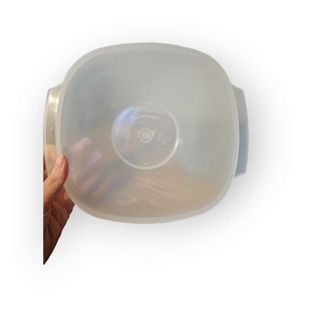 Vintage servalier Tupperware‎ bowl